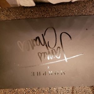 MORPHE X JAMES CHARLES ARTISTRY PALETTE